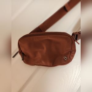 Lululemon body bag small